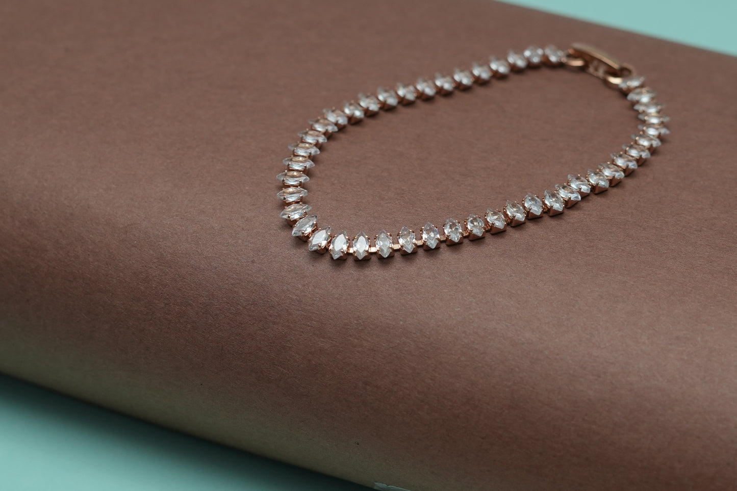 Elegant White Diamonds Bracelet